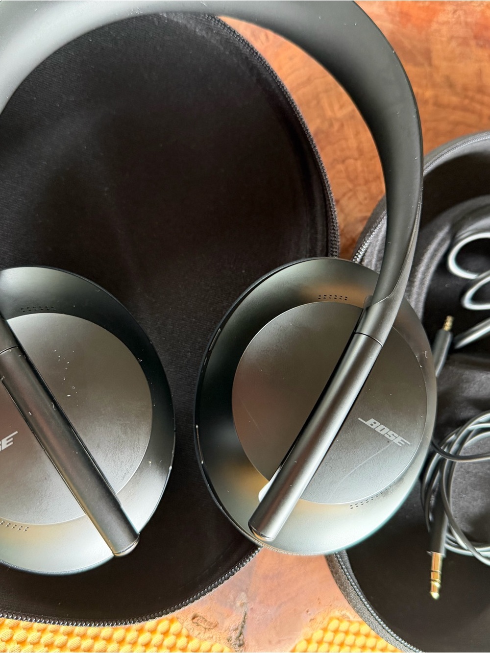 Bose Over-Ear Wireless Headphones — Like New With Carrying Case